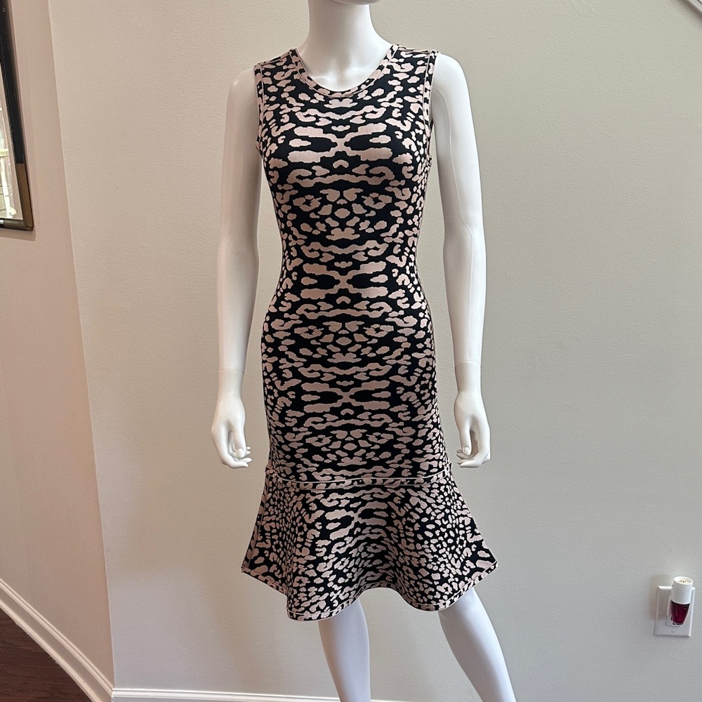 Elegant Herve Leger Black and Light Pink Patterned Dress